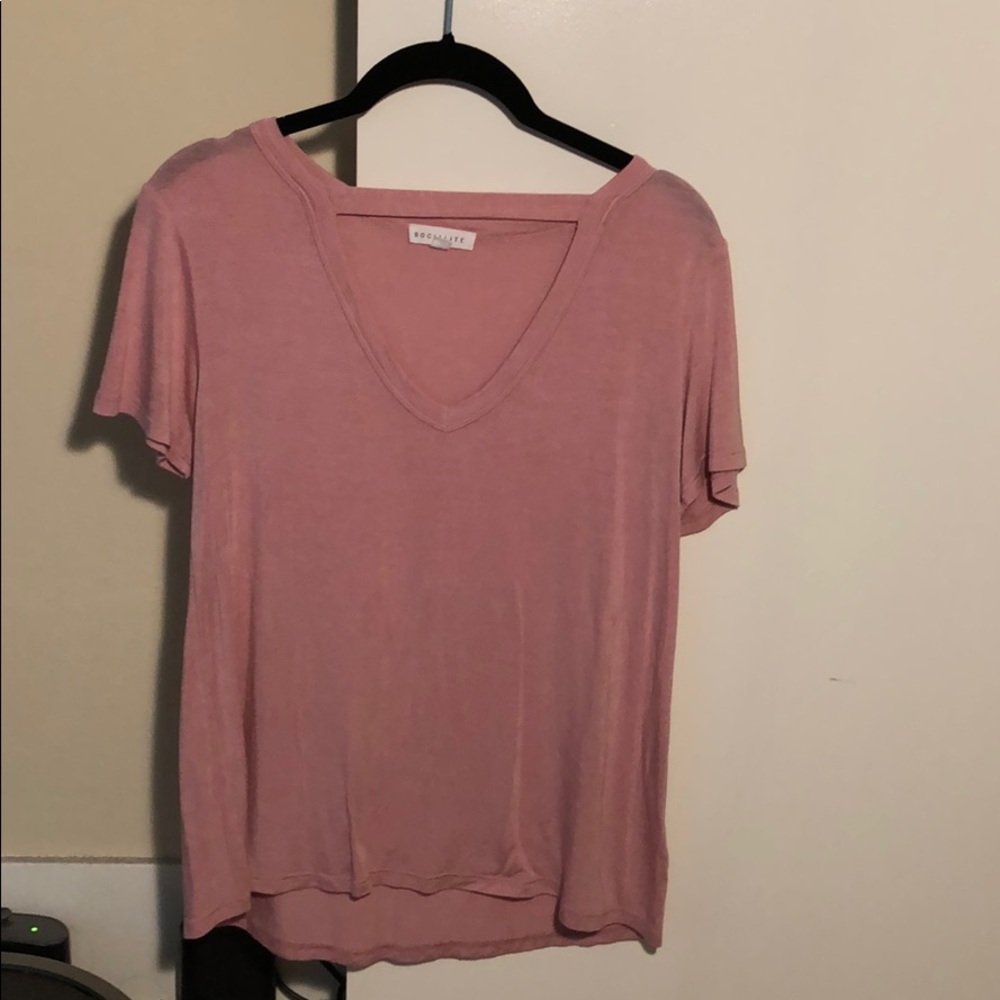 Socialite choker style T-shirt in pink